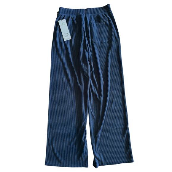 Alo Yoga Muse Wide Leg Pant Navy M NWT $118 - Picture 3 of 6